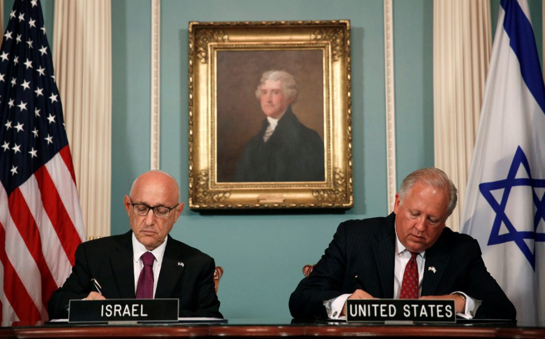 Barak, Netanyahu spat over USA  aid deal